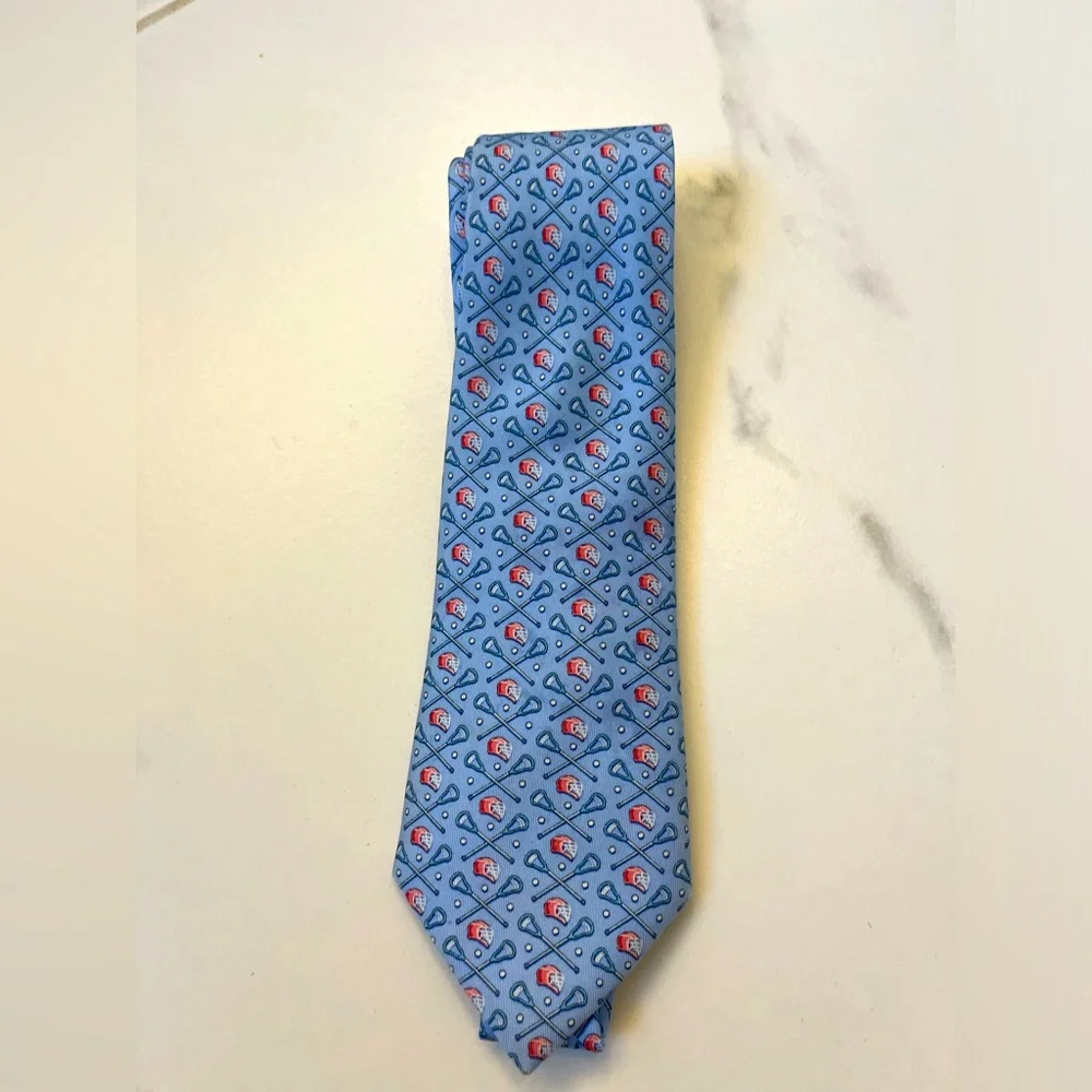 Vineyard Vines Light Blue Tie with Red & Navy Anchor Pattern